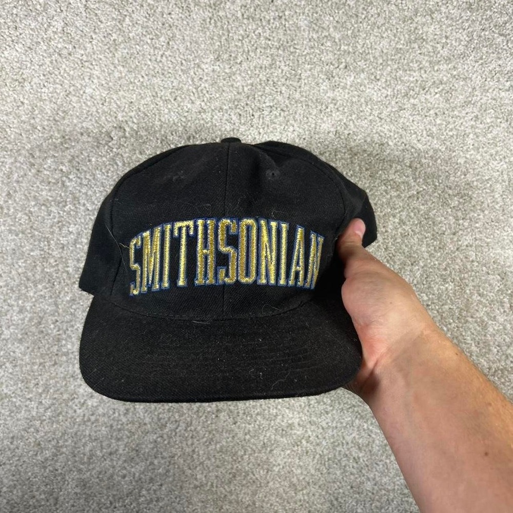 Vintage 90s Smithsonian museum black wool arch script SnapBack hat cap